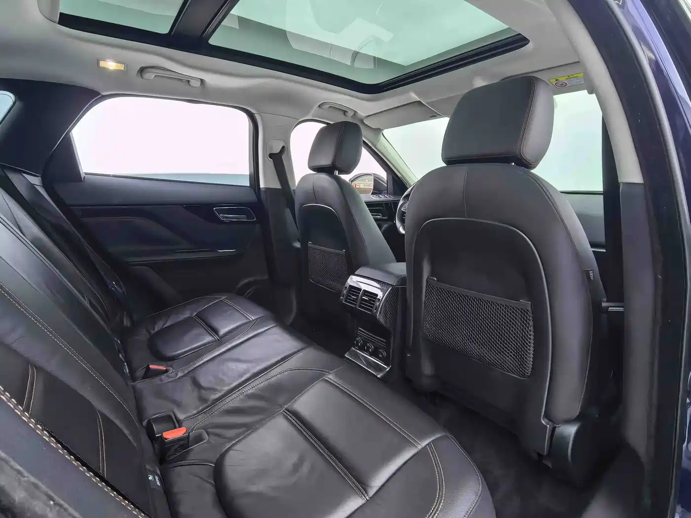 Jaguar F-PACE 2017 2016 2.0T FWD Urban Premium Edition