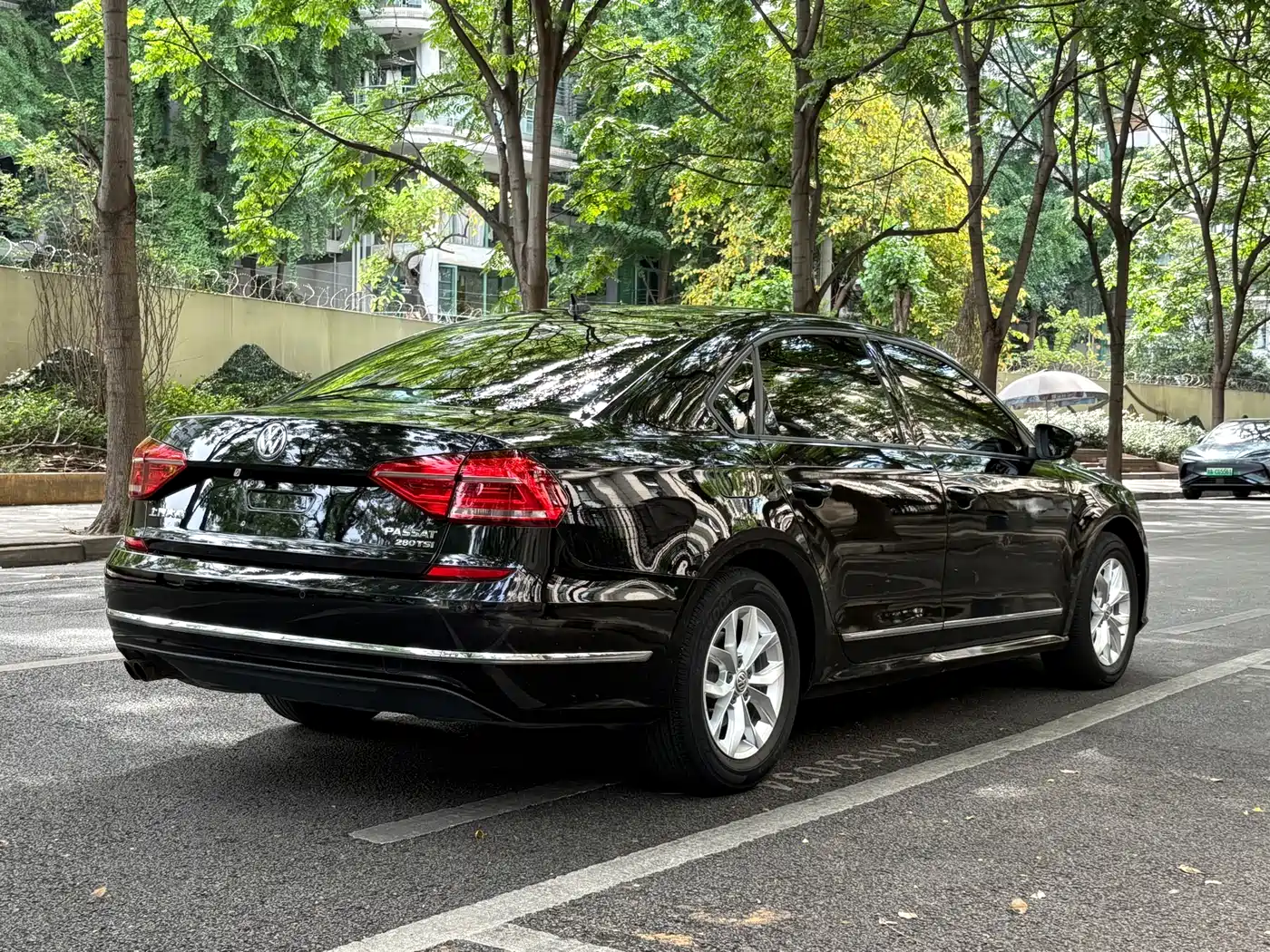 Volkswagen Passat 2017 280TSI DSG Prestige фото 13