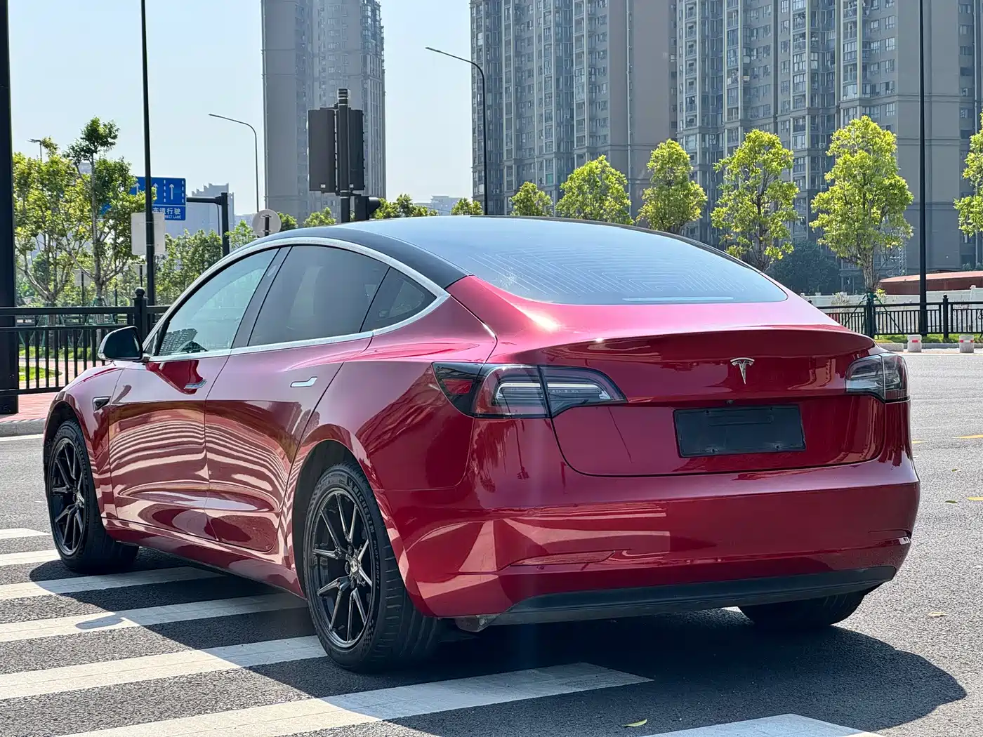 Tesla Model 3 (Import) 2019 2019 Long Range RWD Version