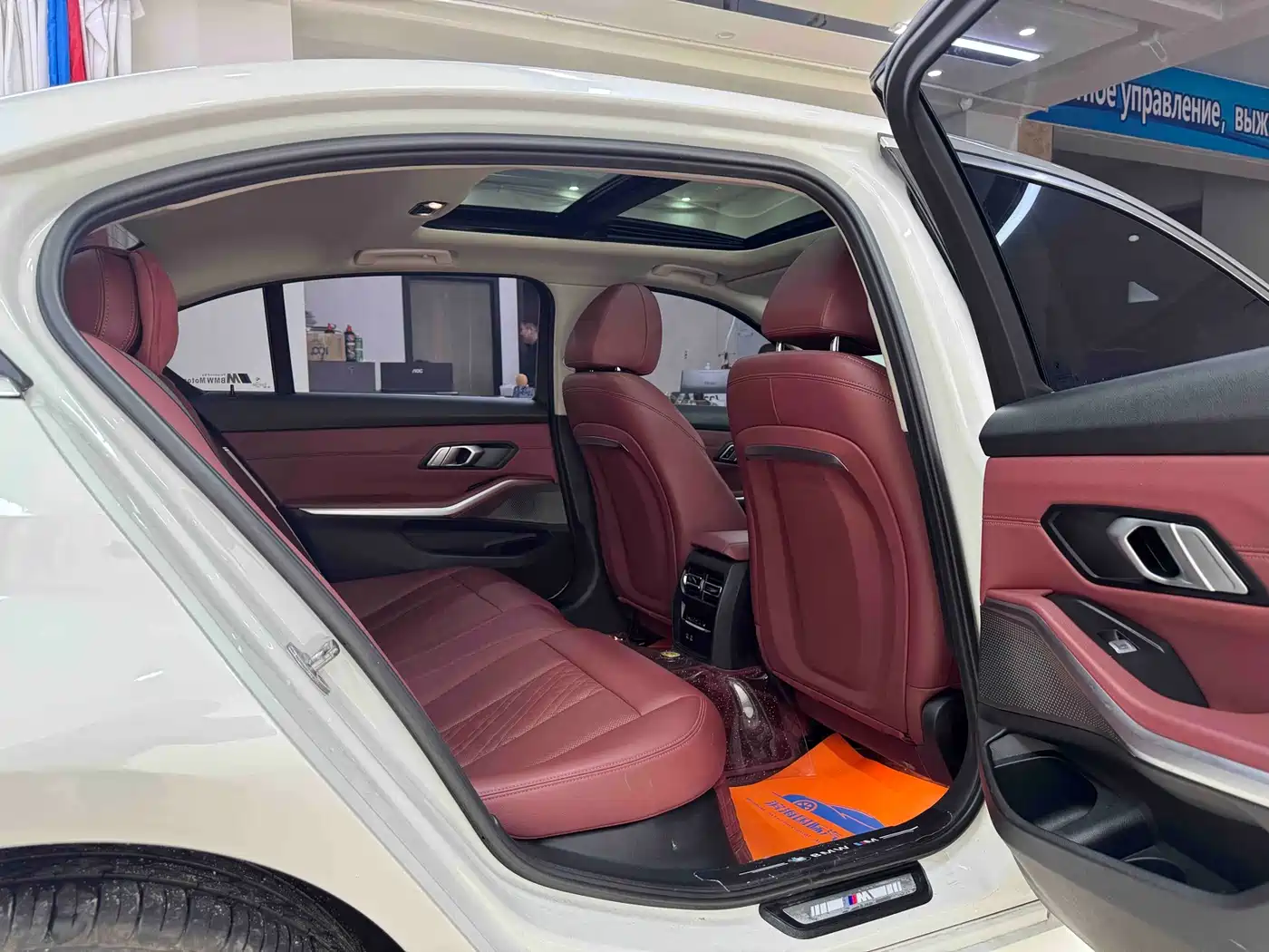 BMW 3 Series 2023 320Li M Sport Package фото 9