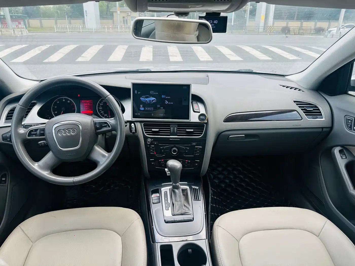 Фото 10 - Audi A4L