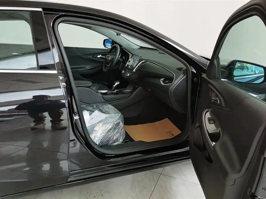 Chevrolet Malibu XL 2023 1.5T RS Edition фото 8