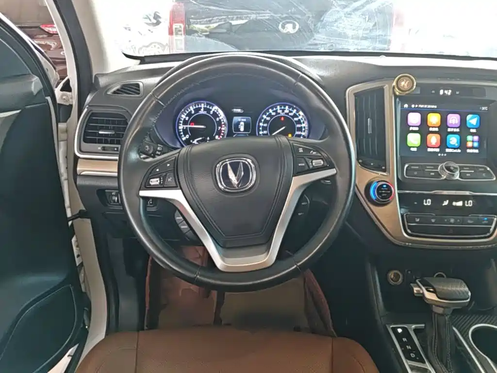 Changan CS95 2017 2017 2.0T FWD Zhitu Edition