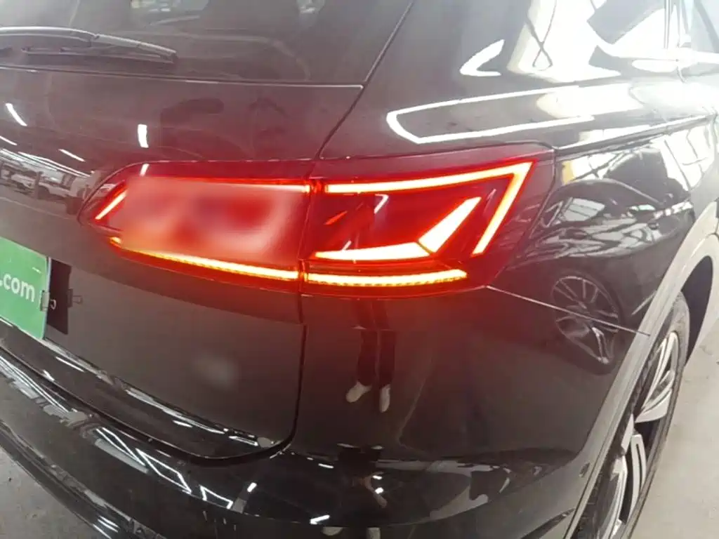 Фото 8 - Volkswagen Touareg