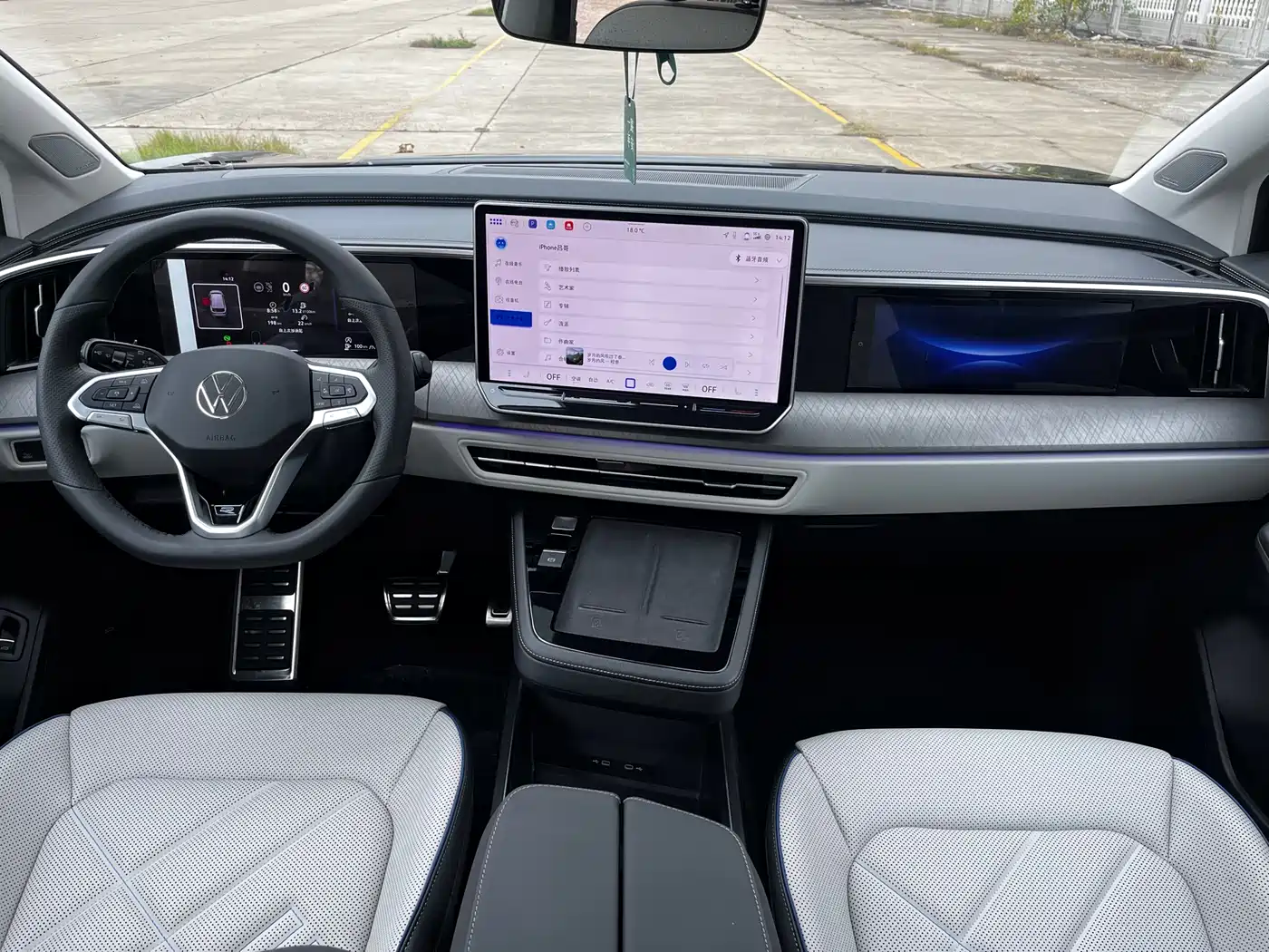 Volkswagen Talagon 2025 450TSI R-Line 6-Seater фото 8