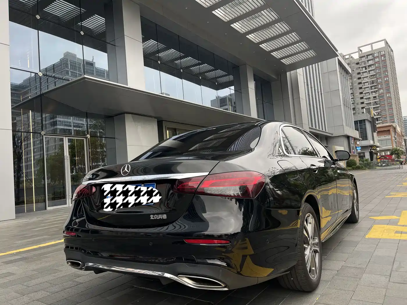 MERCEDES-BENZ E-CLASS