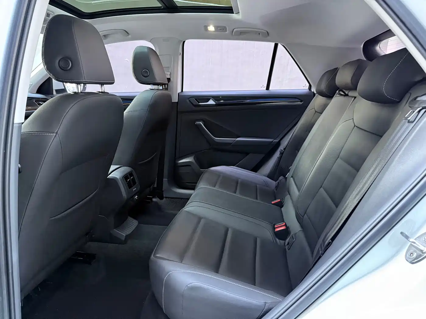 VOLKSWAGEN T ROC EXPLORING SONGS