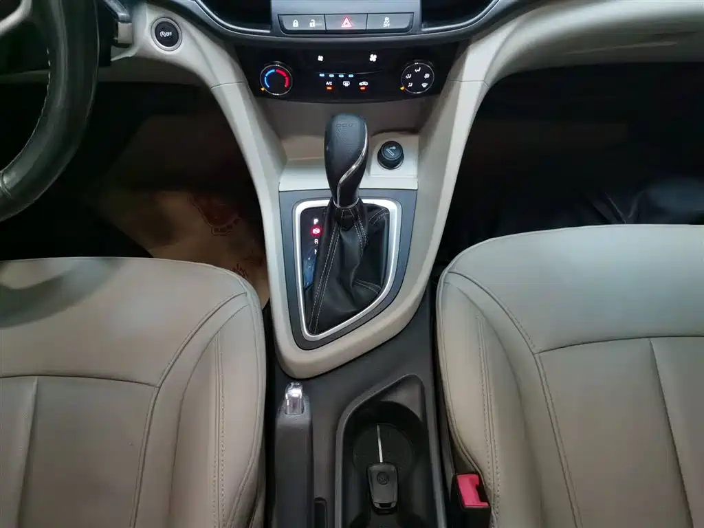Buick Excelle 2018 15T Dual Clutch Elite (China V) фото 10