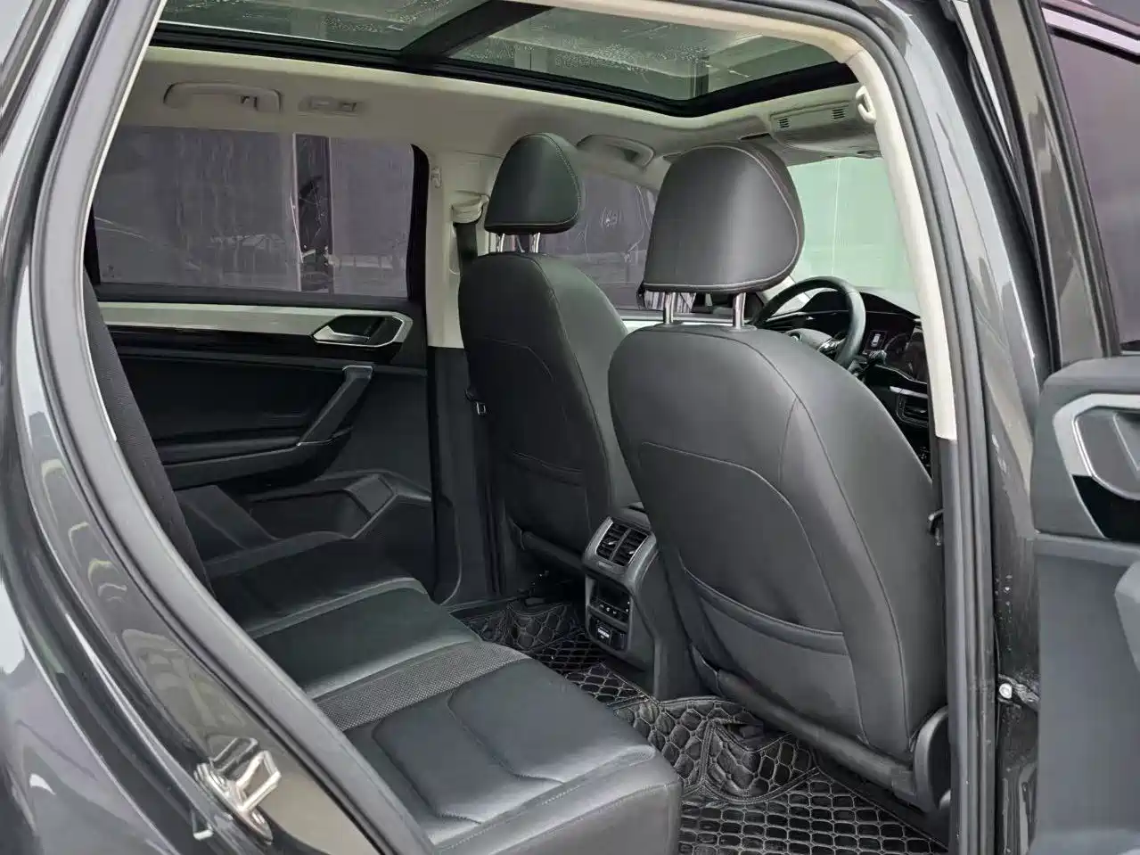 Volkswagen Tayron 2020 330TSI 2WD Luxury Smart Edition фото 9