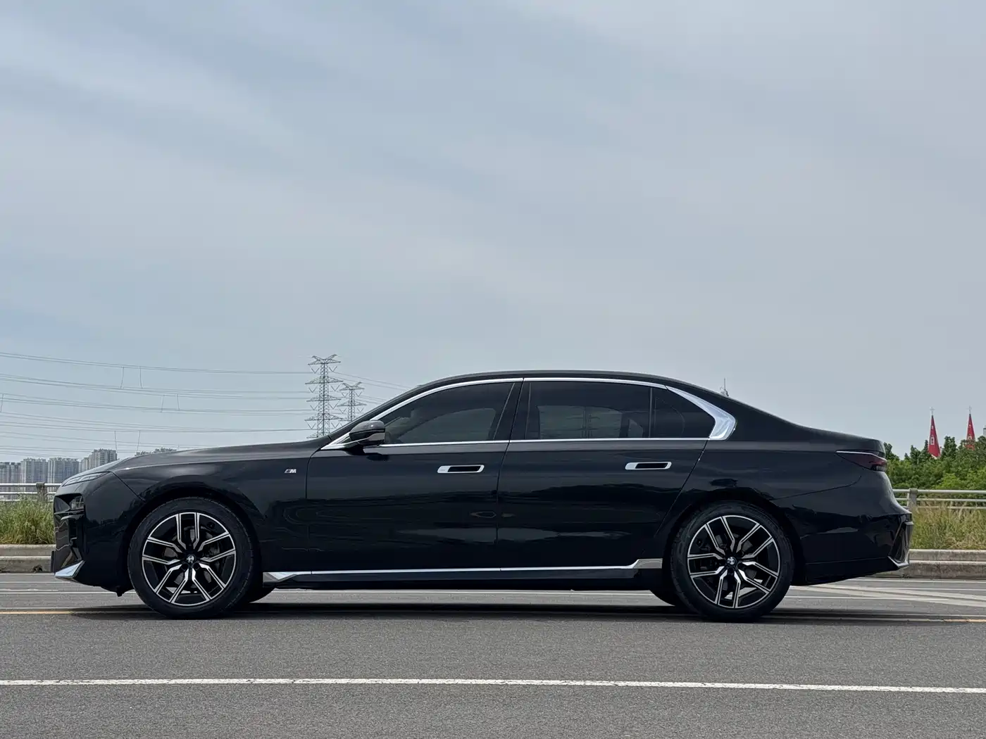 BMW 7 Series 2023 Model 735Li M Sport Package фото 5