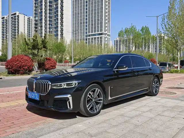BMW 7 SERIES