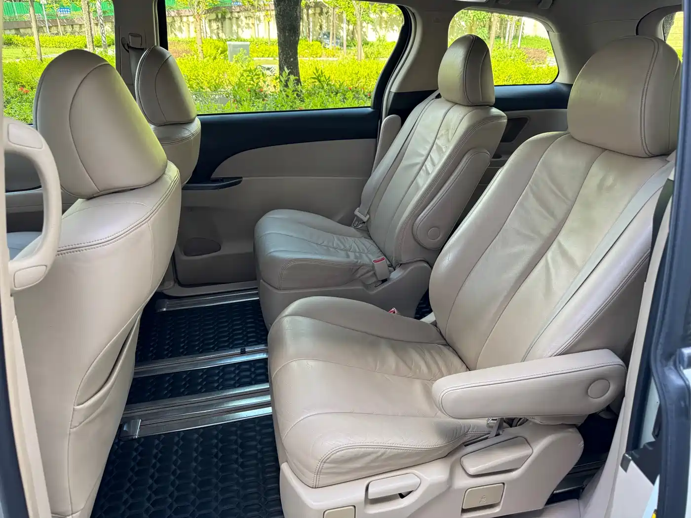 Toyota Previa 2012 2012 2.4L 7-Seater Luxury Edition