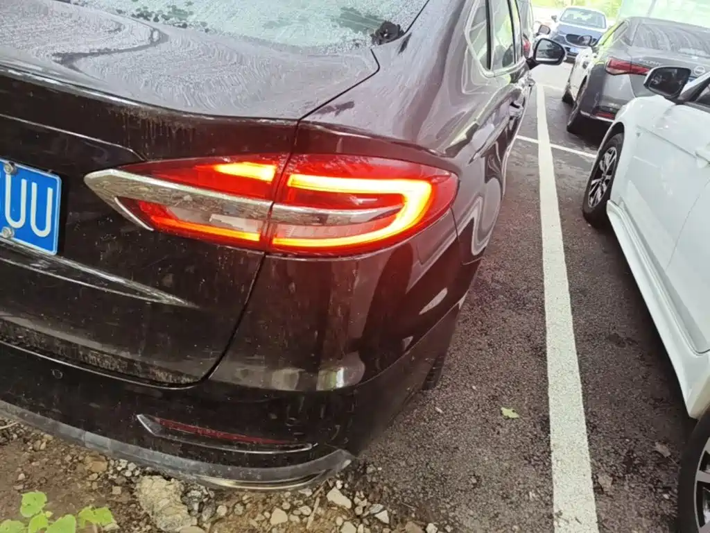 Фото 8 - Ford Mondeo