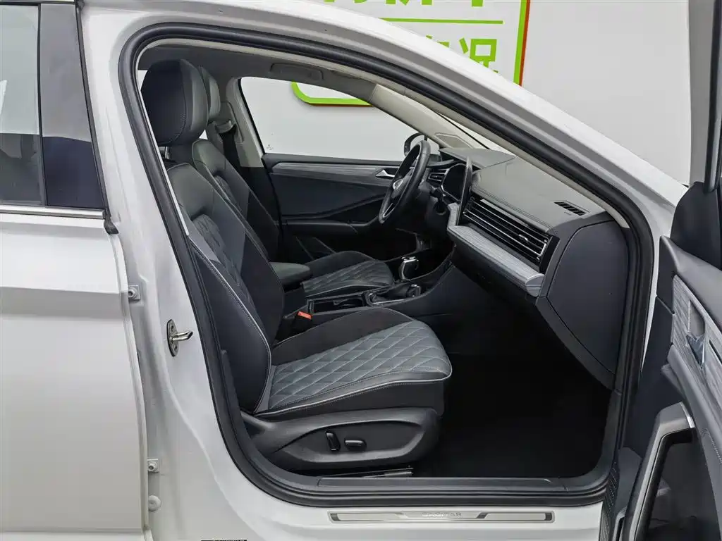 Volkswagen Sagitar 2023 300TSI DSG Excellence Edition фото 23