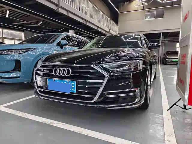 AUDI A8