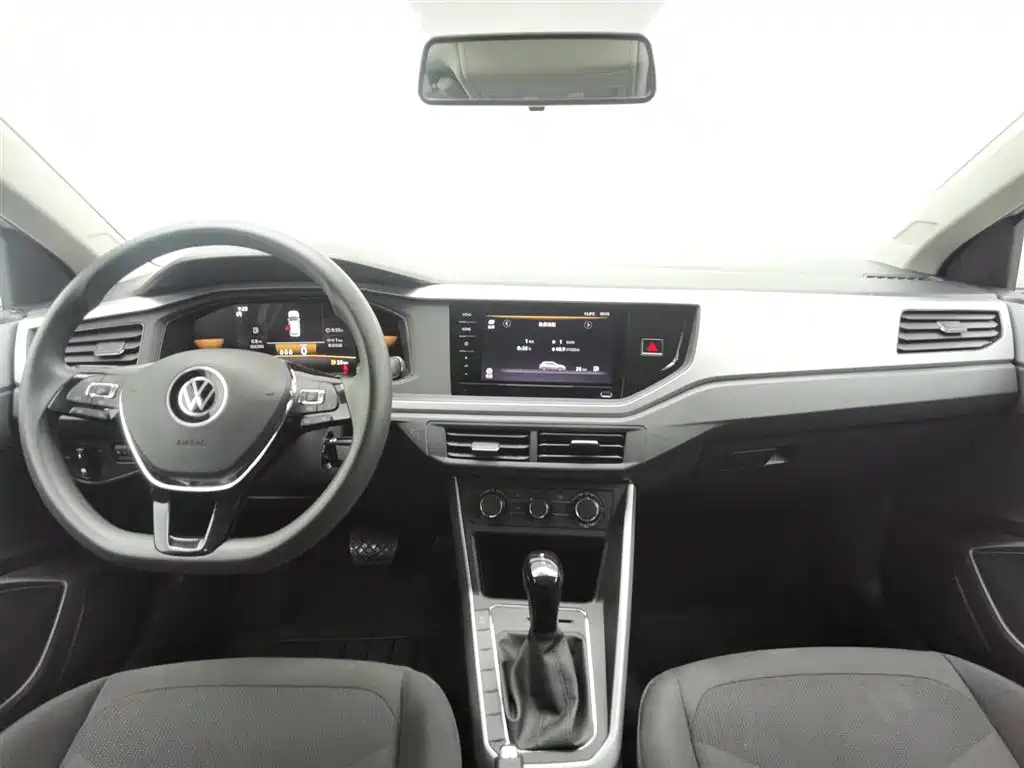 Volkswagen Polo 2023 Facelift Plus 1.5L Auto Joyful Living Edition фото 5