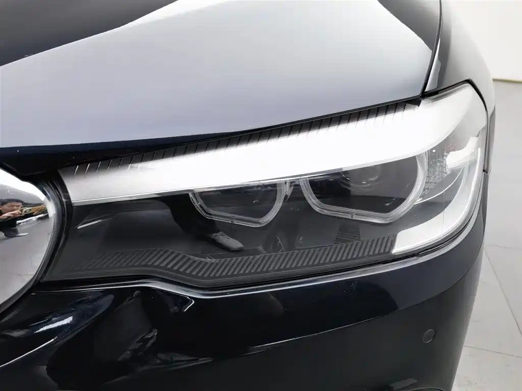 BMW 5 Series (Import) 2018 525i M Sport Package фото 7