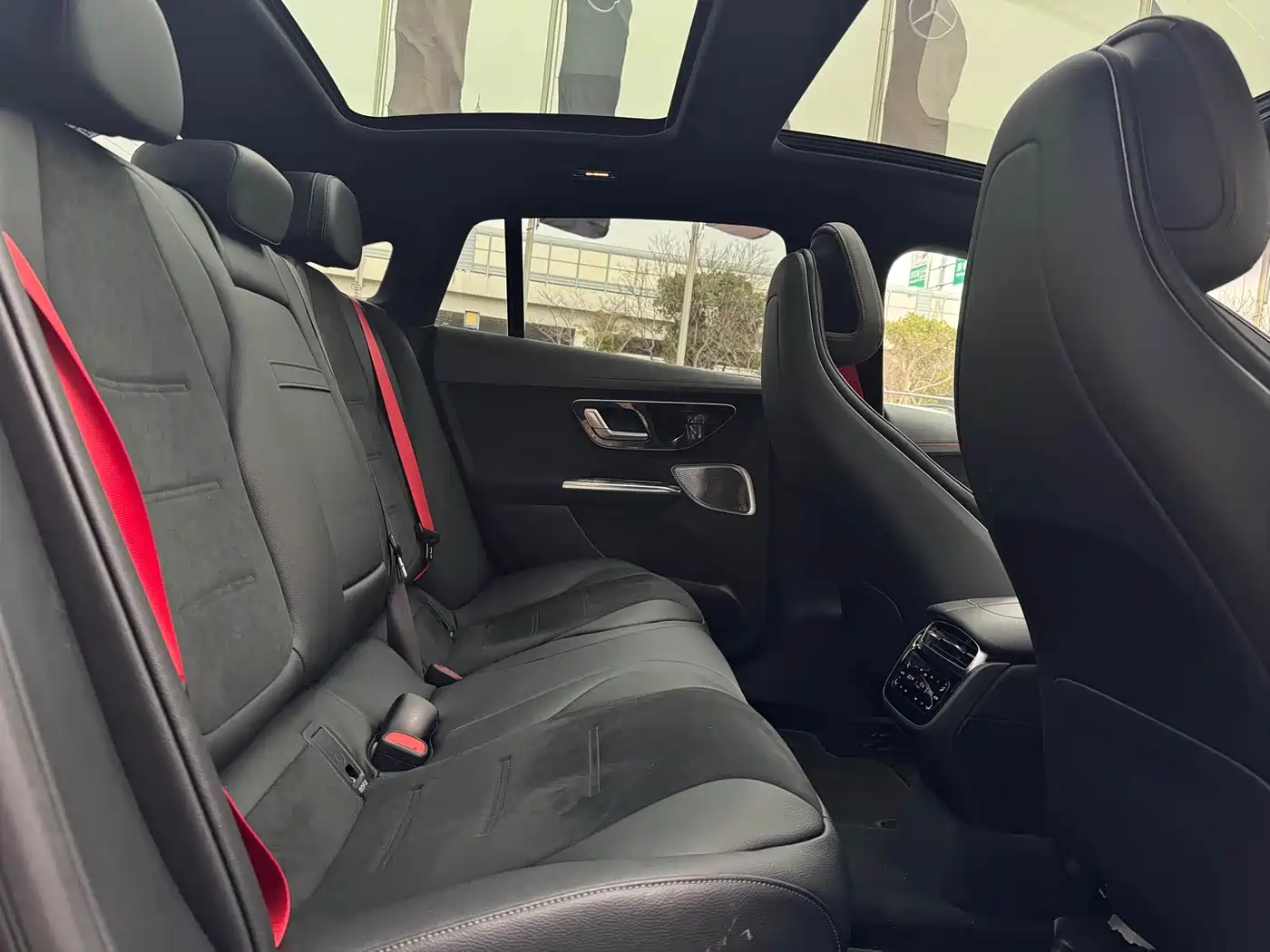 MERCEDES-BENZ EQE AMG