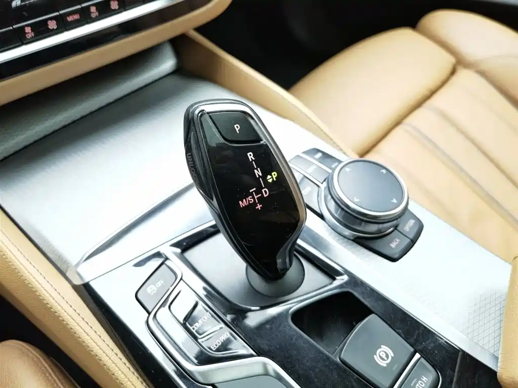 BMW 5 Series (Import) 2018 525i M Sport Package фото 13