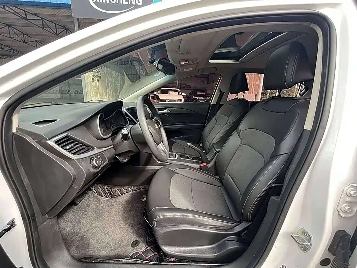 Chevrolet Cavalier 2019 320 Auto Sunroof Enjoyment Edition фото 8