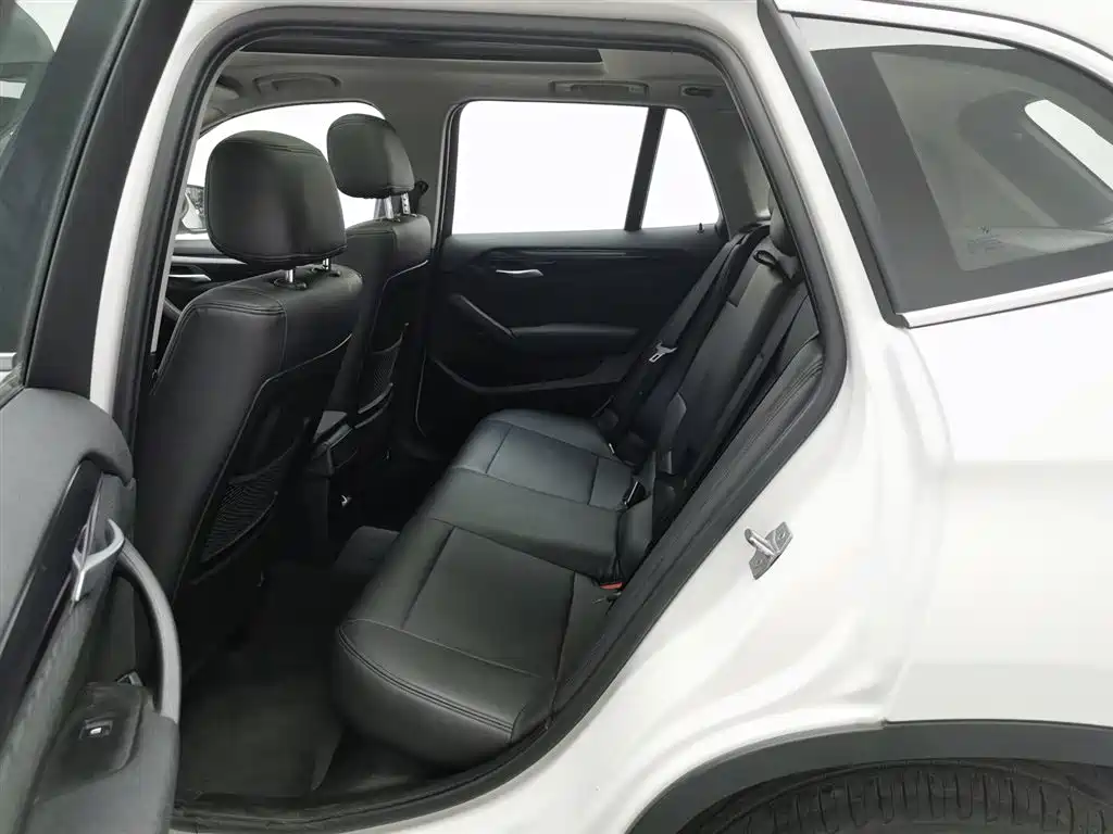 BMW X1 2015 Model sDrive18i Fashion Advanced Edition фото 15