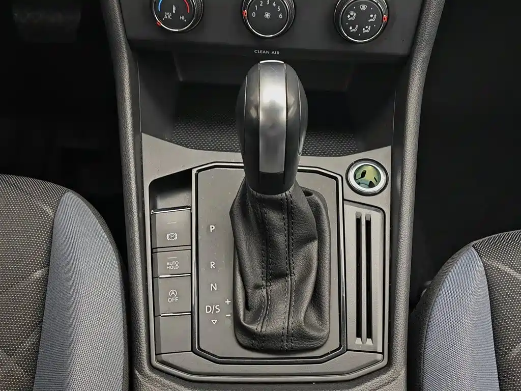 Volkswagen Lavida 2024 Model 1.5L Automatic Delight Edition фото 13