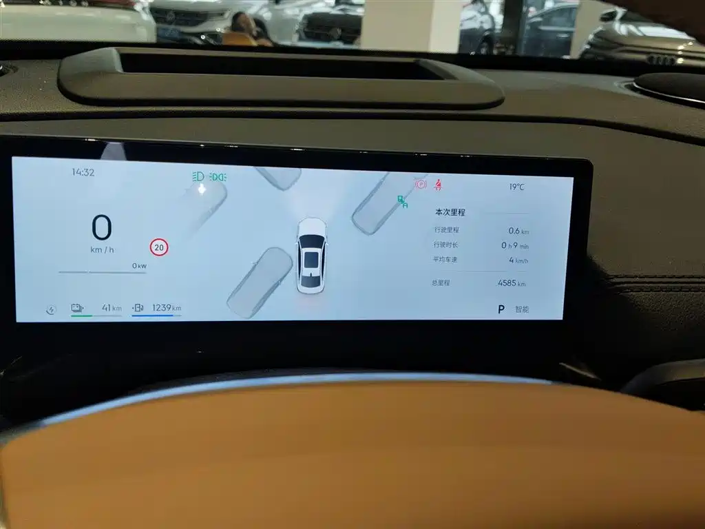 Geely Galaxy Galaxy A7 2025 EM-i 150km Explorer+ Edition фото 8