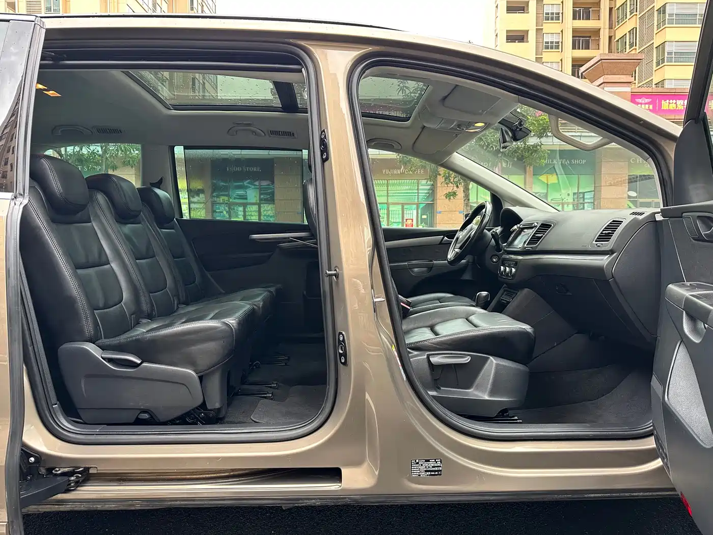 Volkswagen Sharan 2015 1.8TSI Comfort фото 12