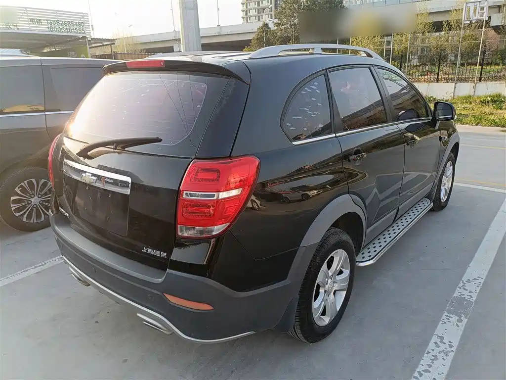 Chevrolet Captiva 2015 2.4L 2WD Urban Edition 5-seater фото 7
