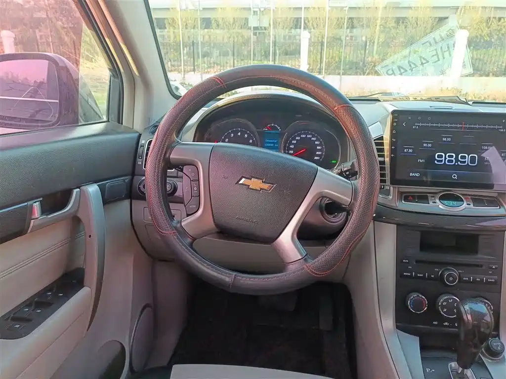 Chevrolet Captiva 2015 2.4L 2WD Urban Edition 5-seater фото 10