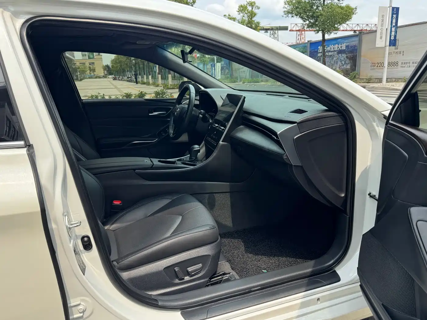 Toyota Avalon 2023 2.0L Luxury Edition фото 18