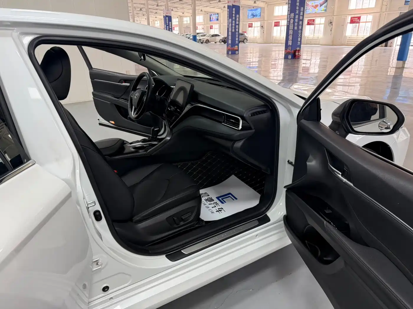 Toyota Camry 2021 2.0G Luxury Edition фото 13