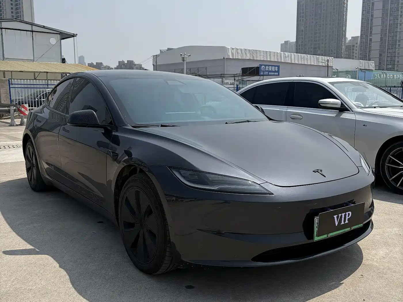 TESLA MODEL 3