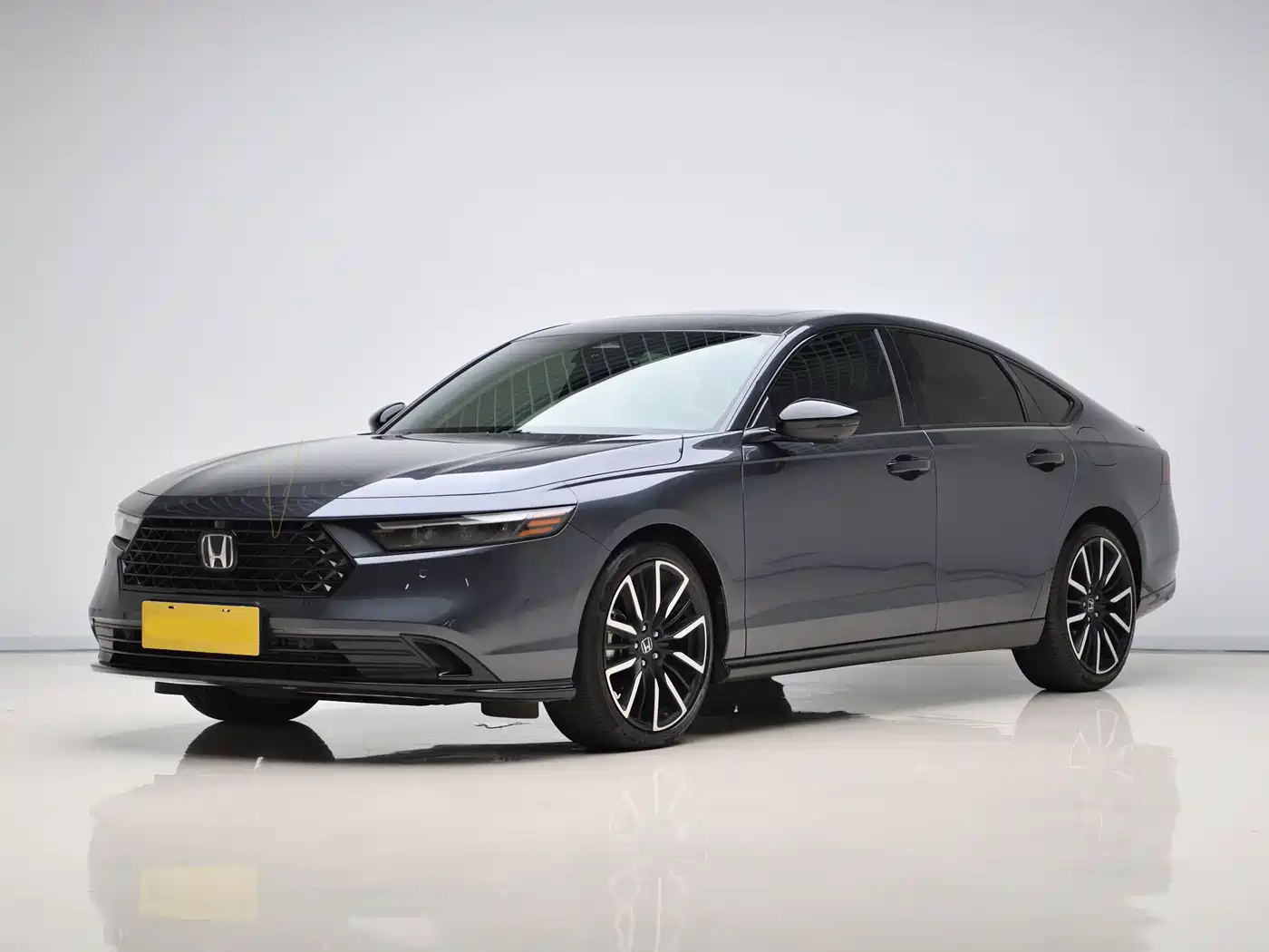 Фото 1 - Honda Accord