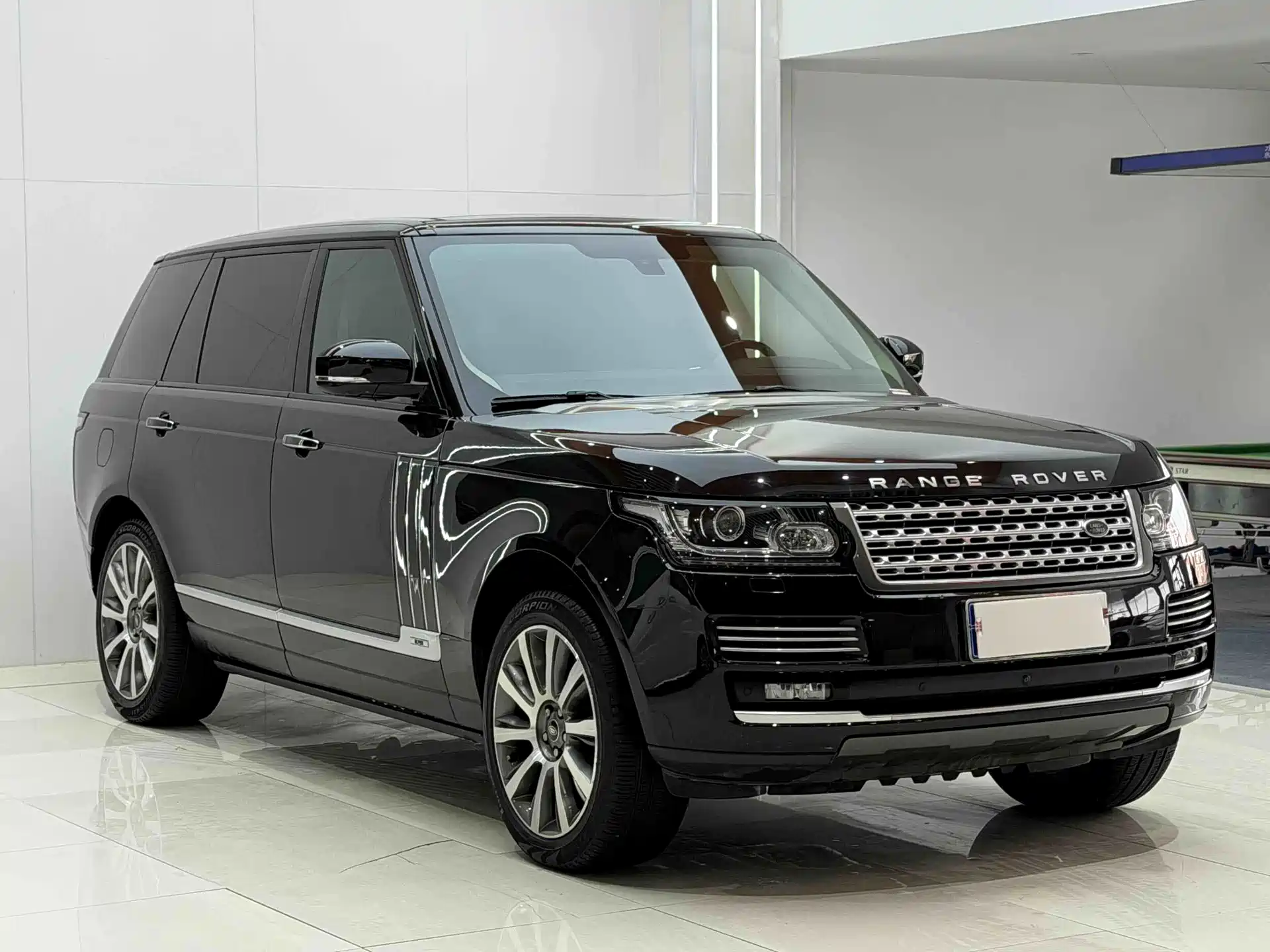 Фото 1 - Land Rover Range Rover