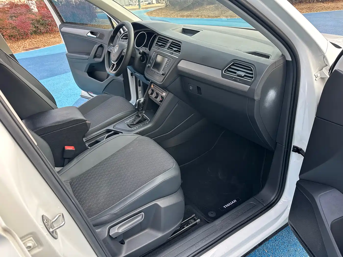 Volkswagen Tiguan L 2017 330TSI Automatic 2WD Trend Edition фото 6