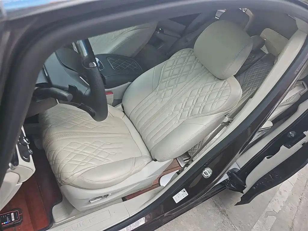 Buick GL8 2021 ES Landlord 653T Comfort фото 15