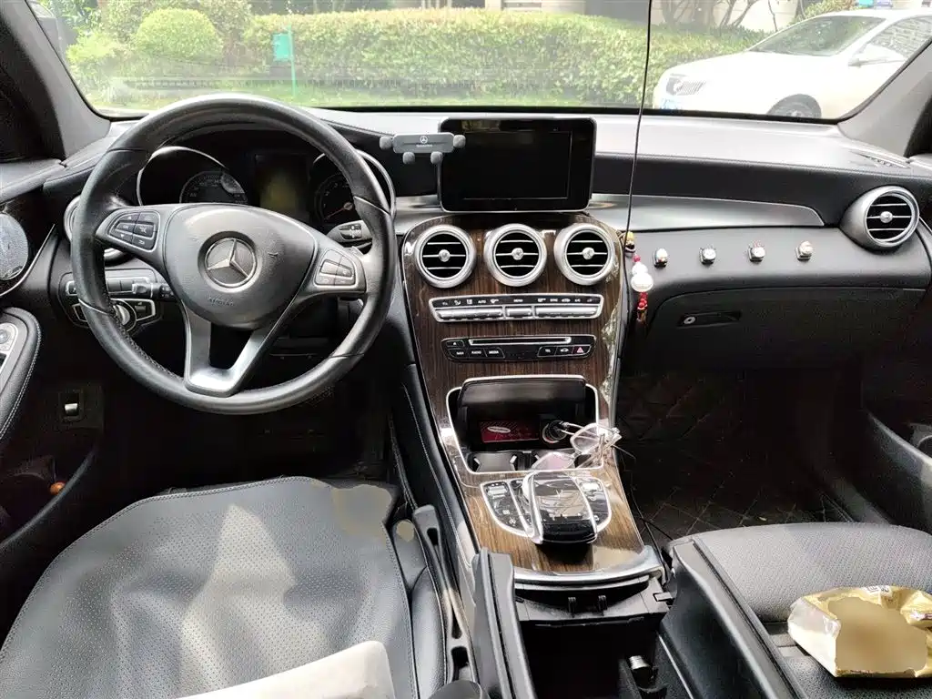 Mercedes-Benz GLC 2017 GLC 260 4MATIC Luxury фото 5