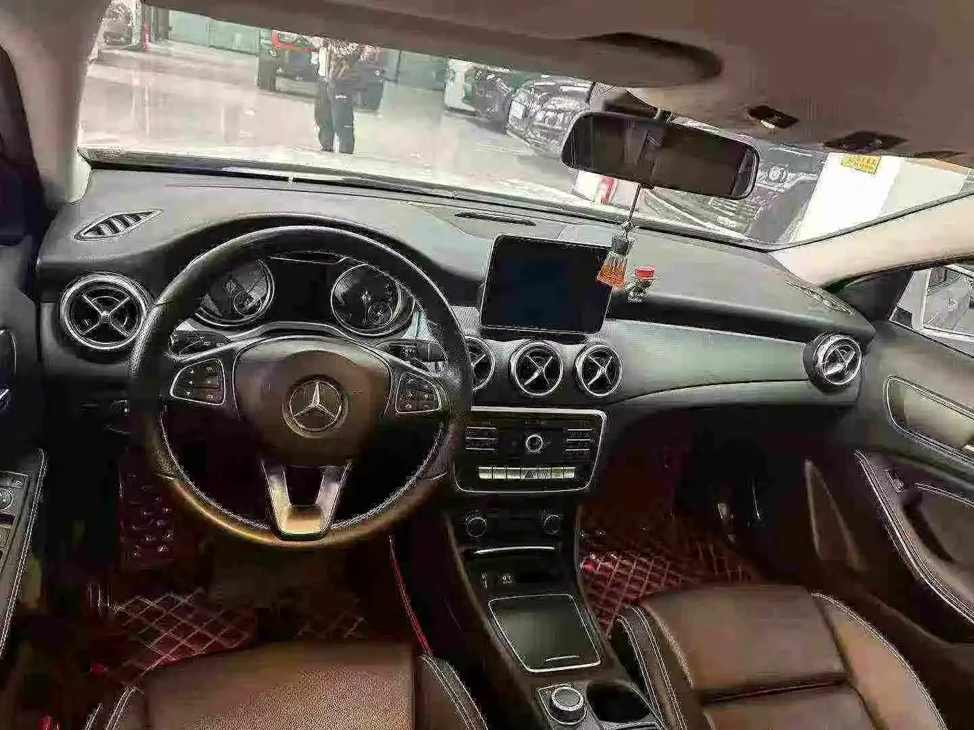 Mercedes-Benz GLA 2018 GLA 200 Dynamic фото 7