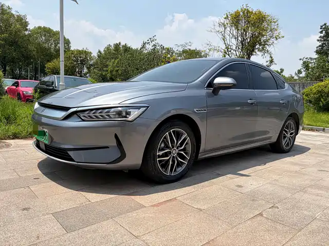 BYD Qin PLUS Чемпион, EV 510KM, Лидер