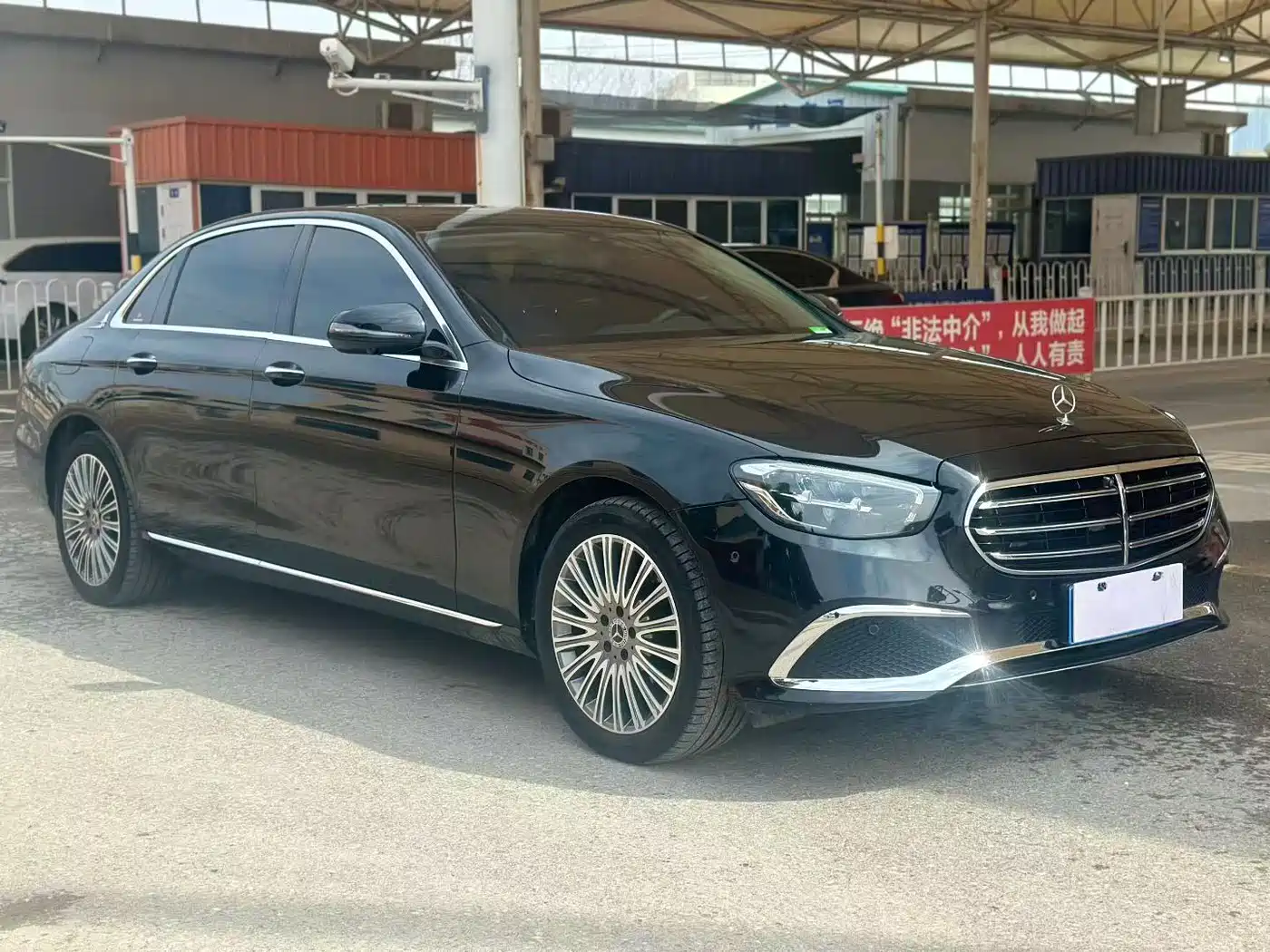 Mercedes-Benz E-Class 2023 E 300 L Fashion