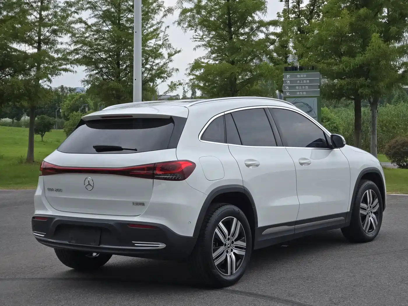 Фото 8 - Mercedes-Benz EQA