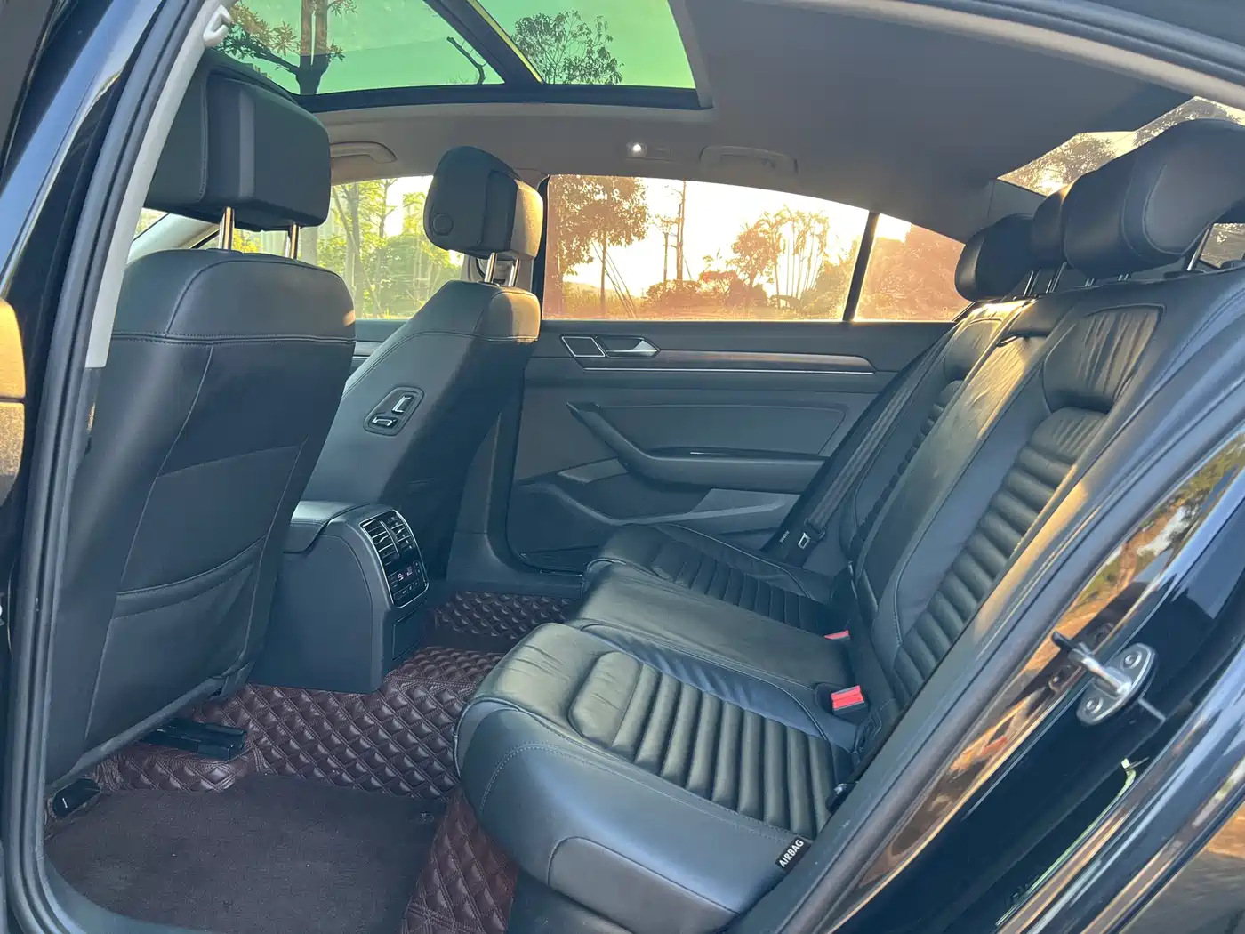 Volkswagen Magotan 2019 330TSI DSG Luxury Class China VI фото 9