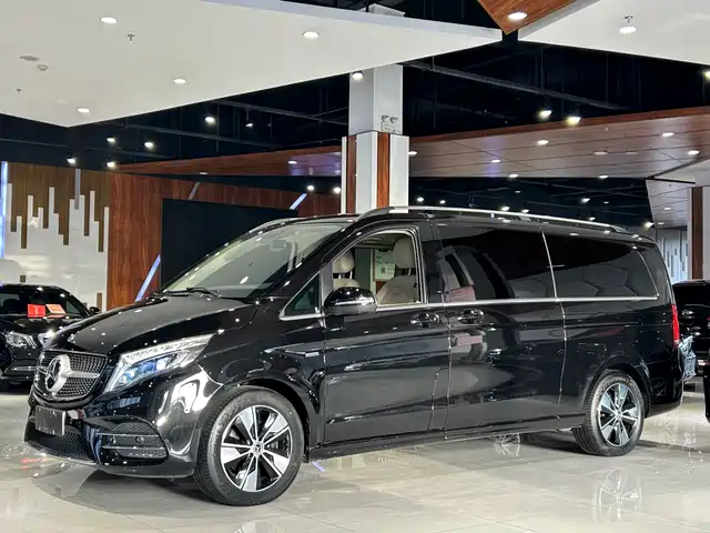 Mercedes-Benz V V 260 L, Длинная база, Люкс