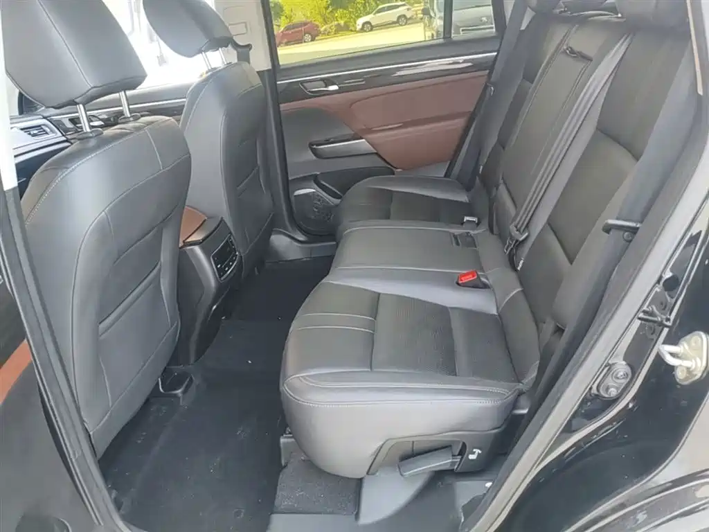 GAC Trumpchi Trumpchi GS8 2017 320T 2WD Luxury Smart Connect (7-seater) фото 17