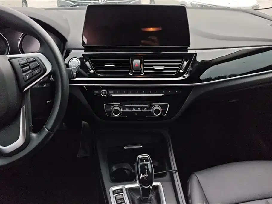 BMW 1 Series 2022 120i M Sport фото 13