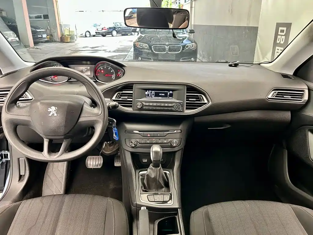 Фото 8 - Peugeot 308S