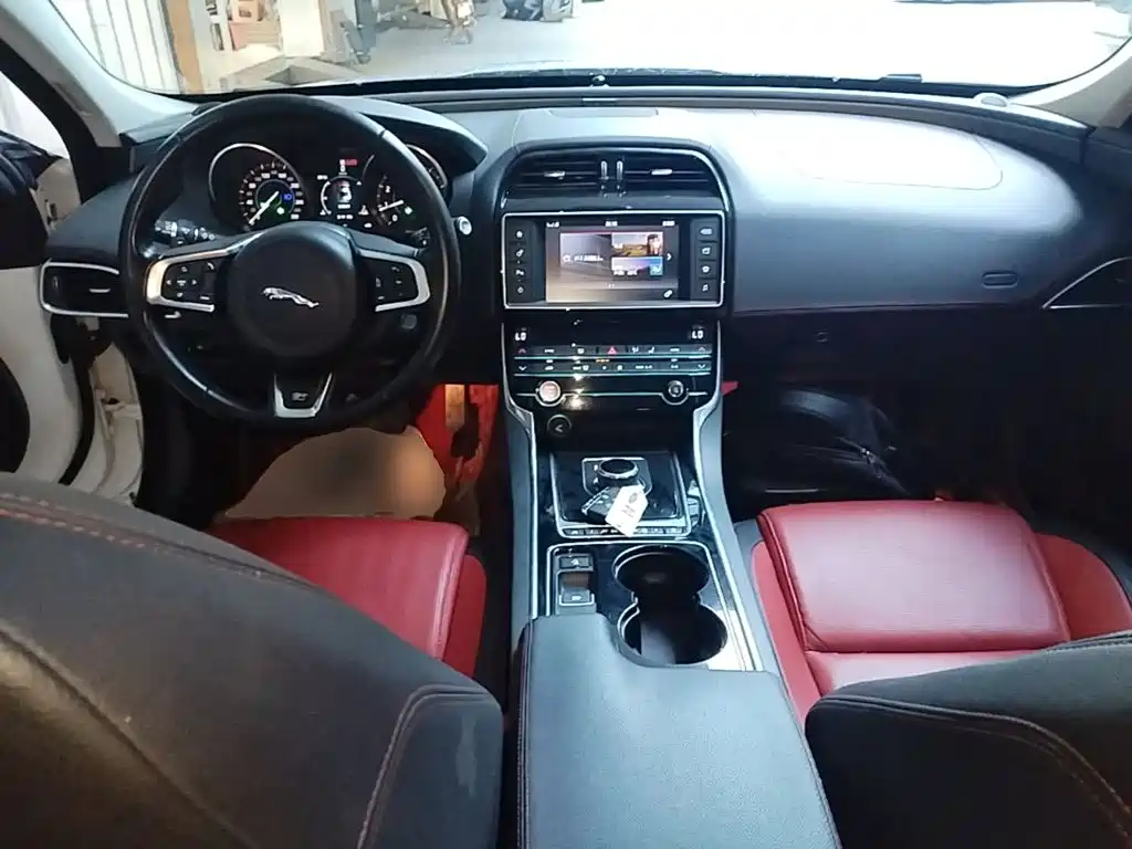 Jaguar XE 2017 2015 2.0T 200PS R-Sport