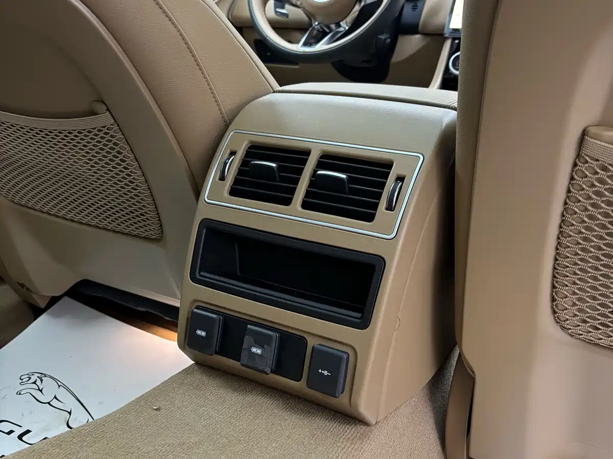 Jaguar XFL 2025 2025 2.0T P250 FWD Luxury Edition