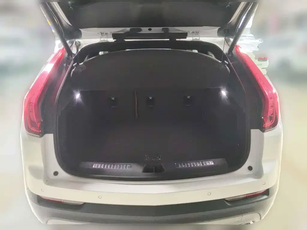 Cadillac XT4 2018 2018 28T AWD Platinum Edition